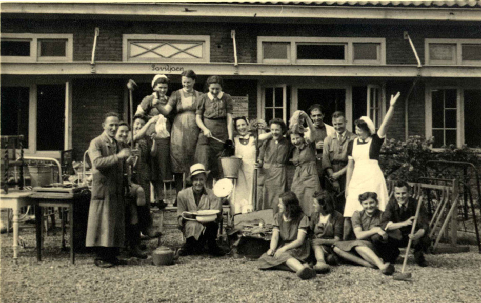 schoonmaak-bethesda-na-1945.jpg